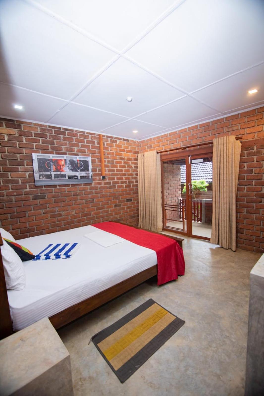 Click Hiriketiya Hotell Dikwella Exteriör bild