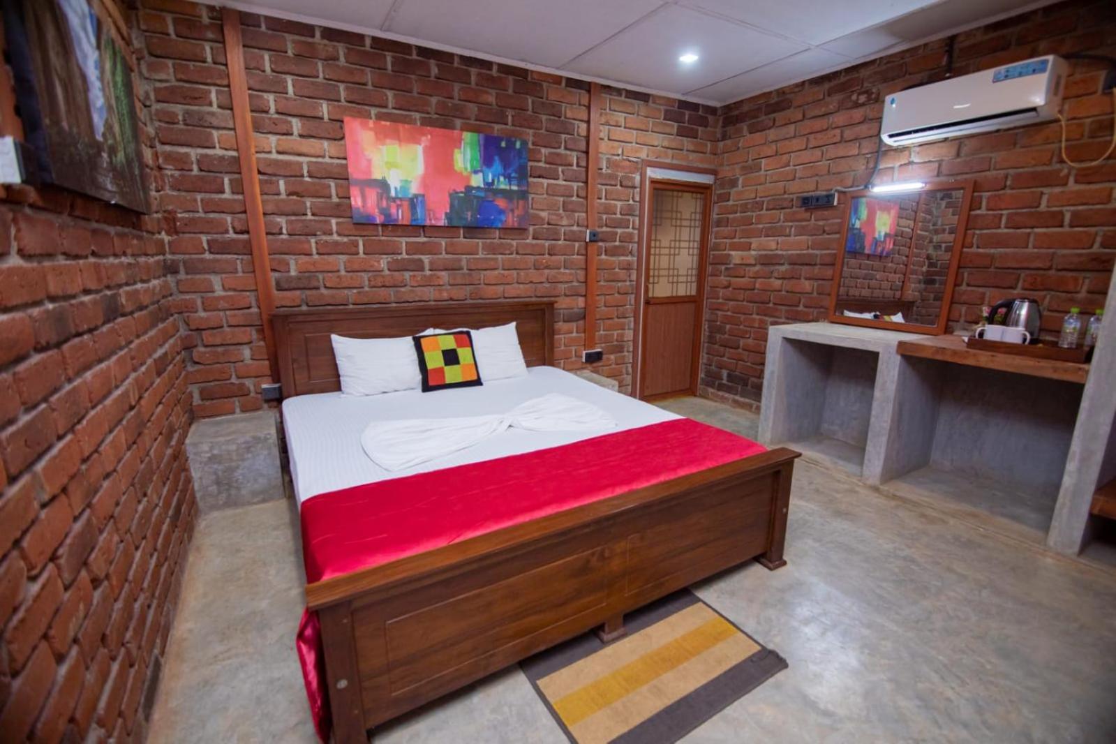 Click Hiriketiya Hotell Dikwella Exteriör bild
